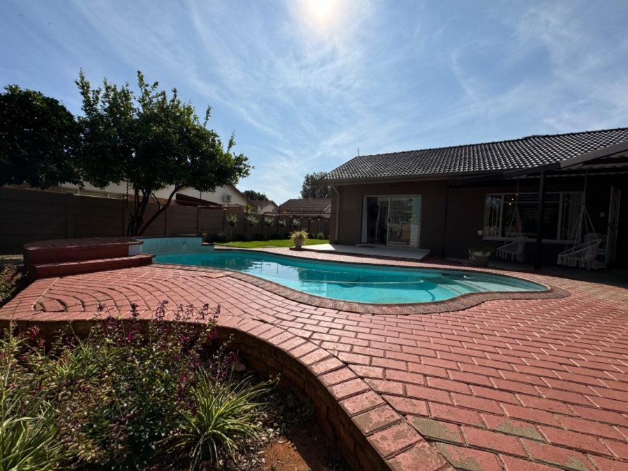  Bedroom Property for Sale in El Toro Park Northern Cape